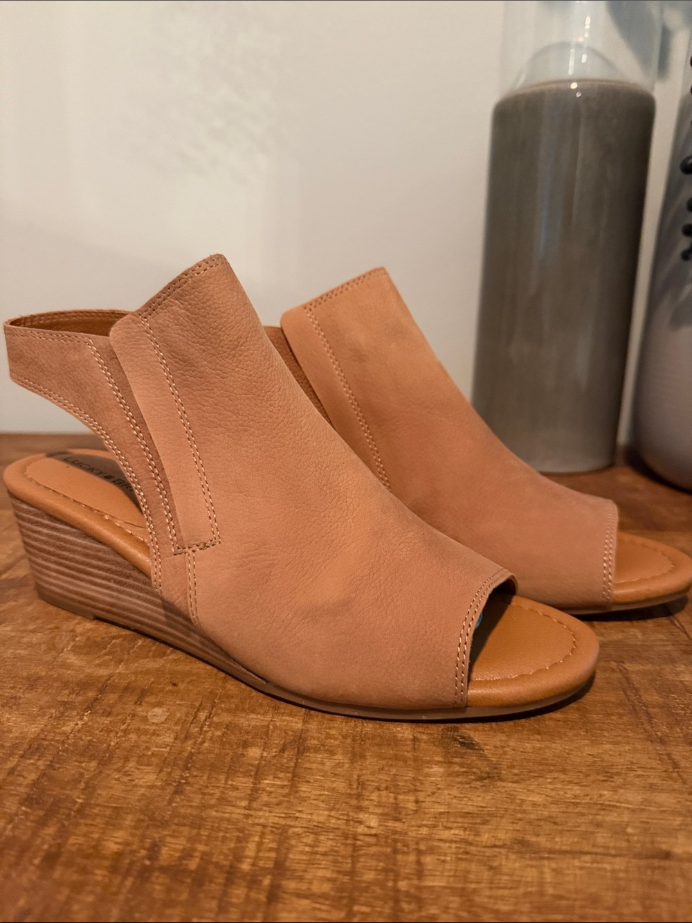 Lucky Brand Tan Open-Toe Slingback Wedge Sandals